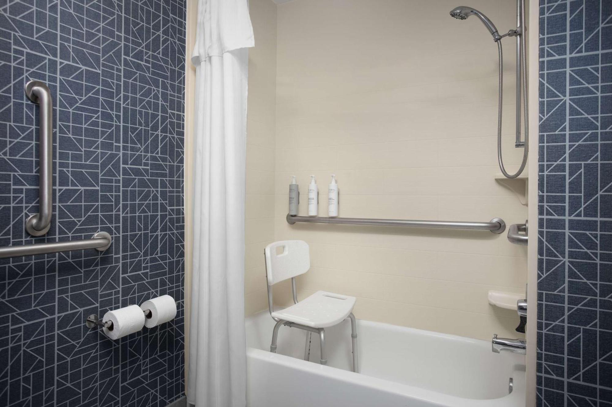 Homewood Suites By Hilton Alexandria Exterior photo